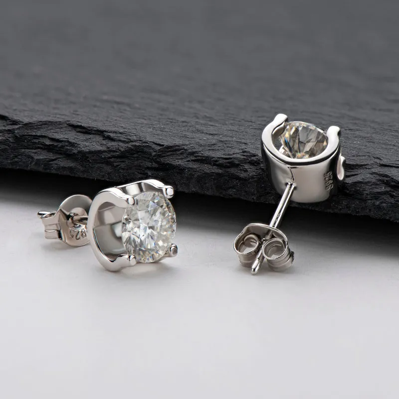 0.5ct/1.0ct Classic Round Cut Moissanite Stud Earrings