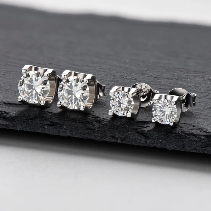 0.5ct/1.0ct Classic Round Cut Moissanite Stud Earrings