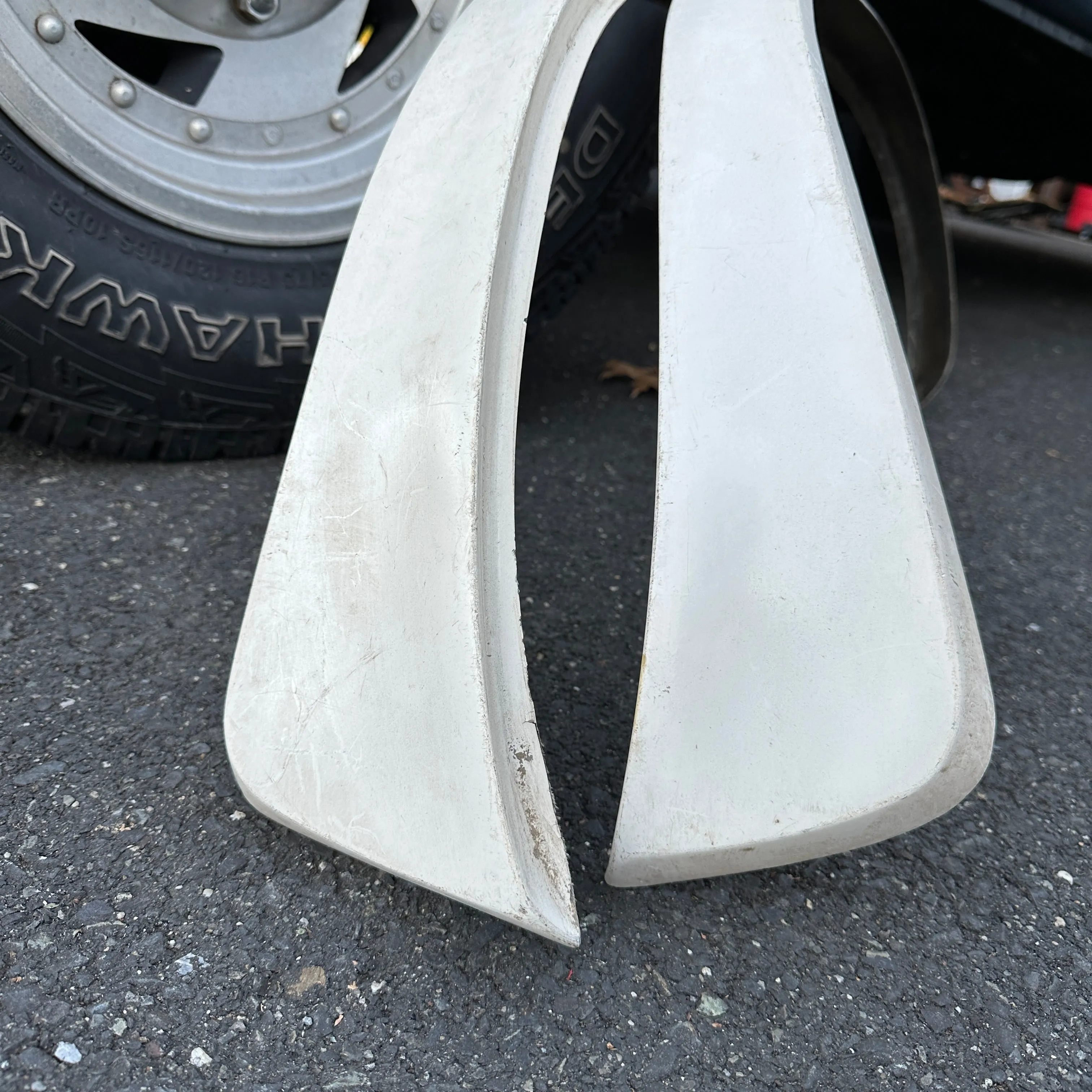 71-95/96 Chevy/GMC Van - 2pc Rear Fiberglass Flare Kit
