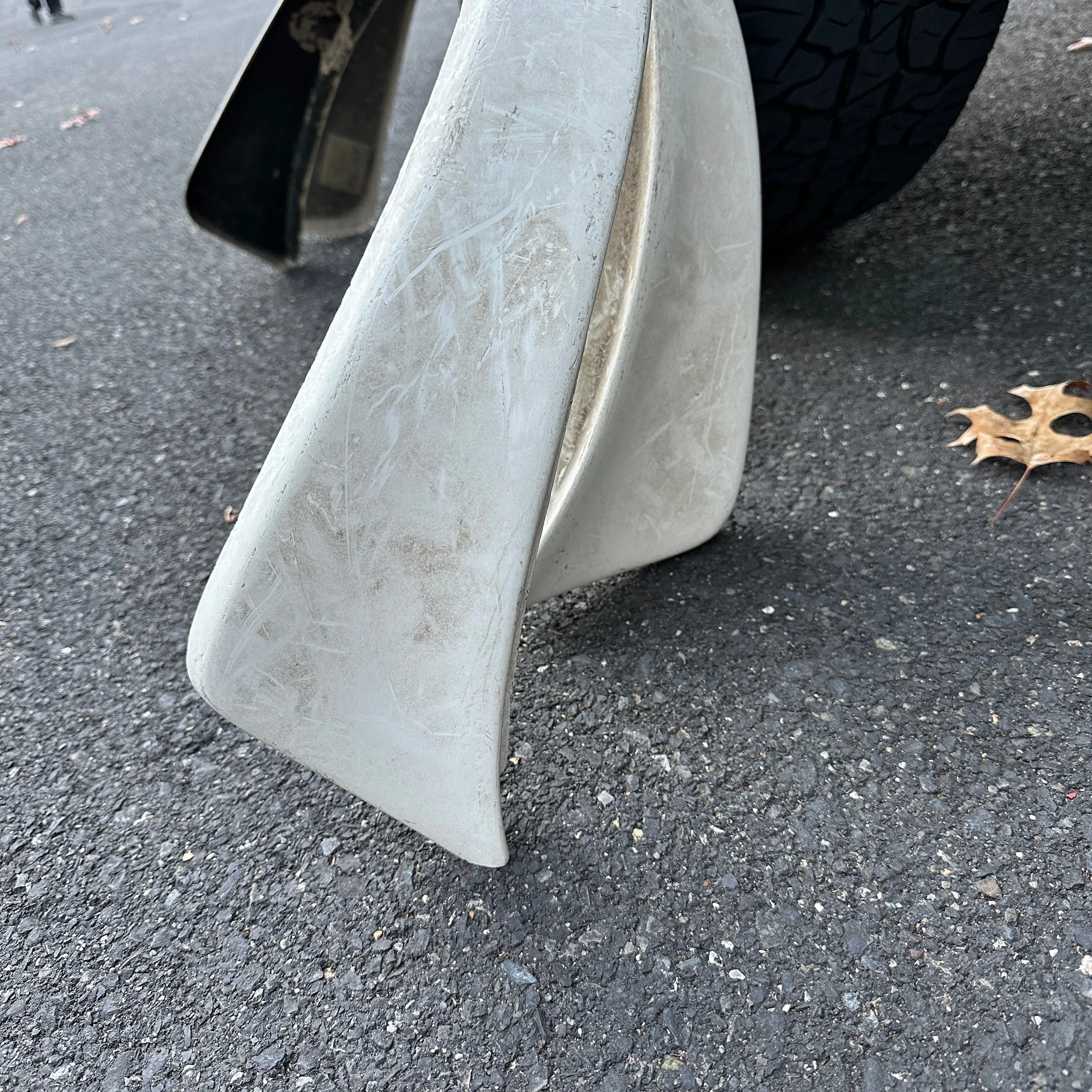 71-95/96 Chevy/GMC Van - 2pc Rear J&J Fiberglass Flare Kit