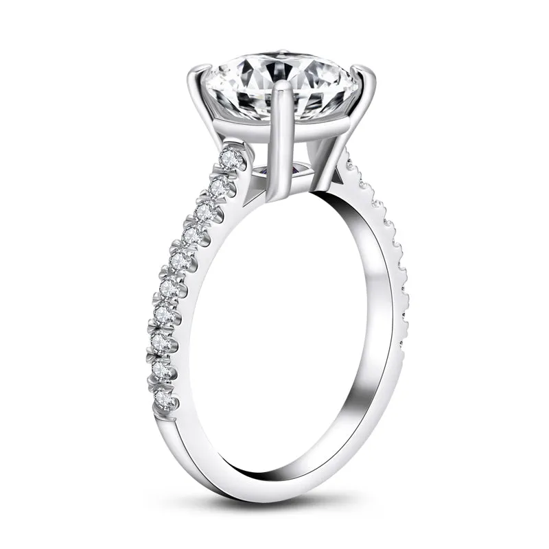 Brilliant Round Cut Moissanite Diamond Ring