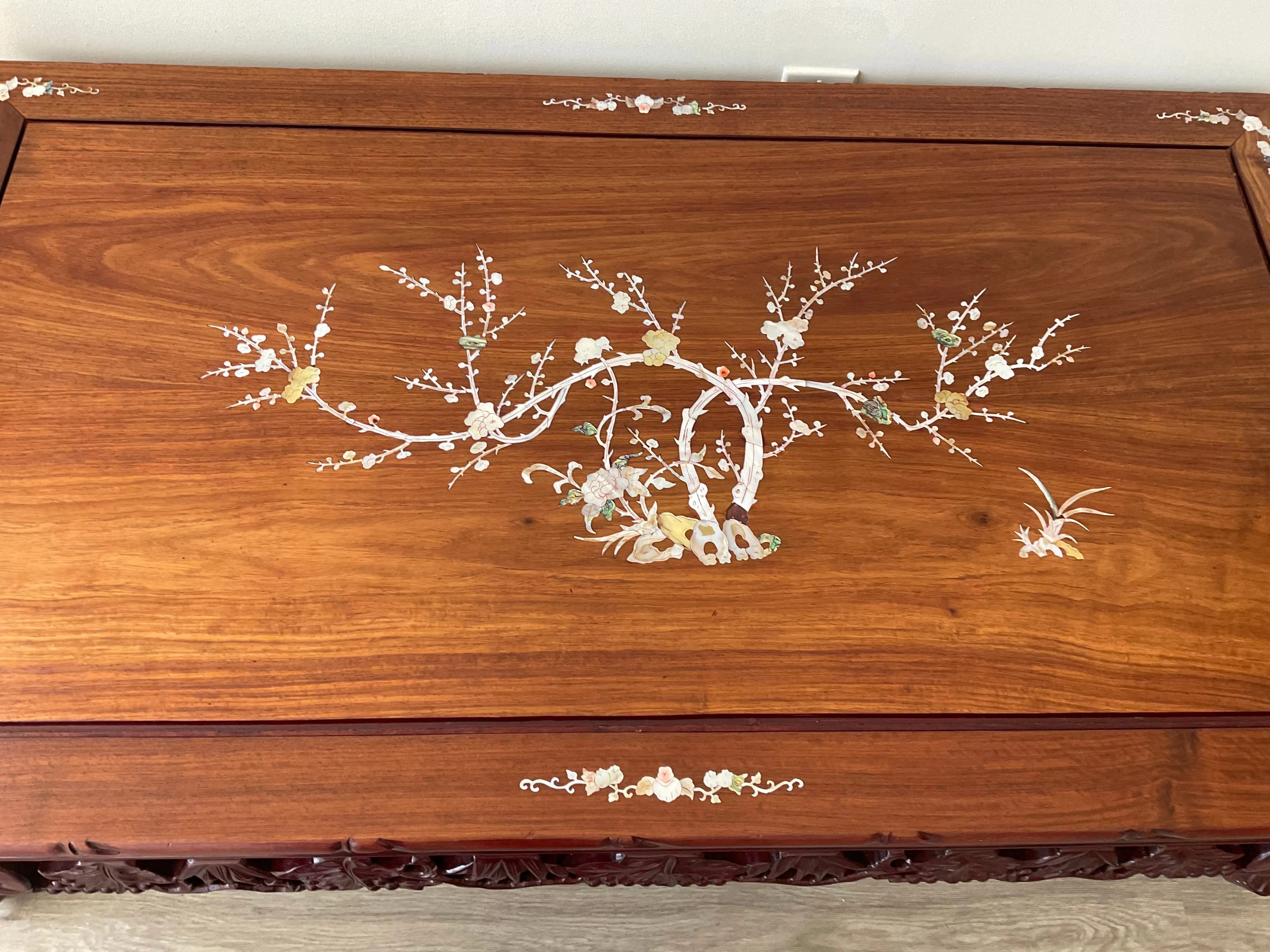 Chinese Rosewood Coffee Table With Mother of Pearl Inlay