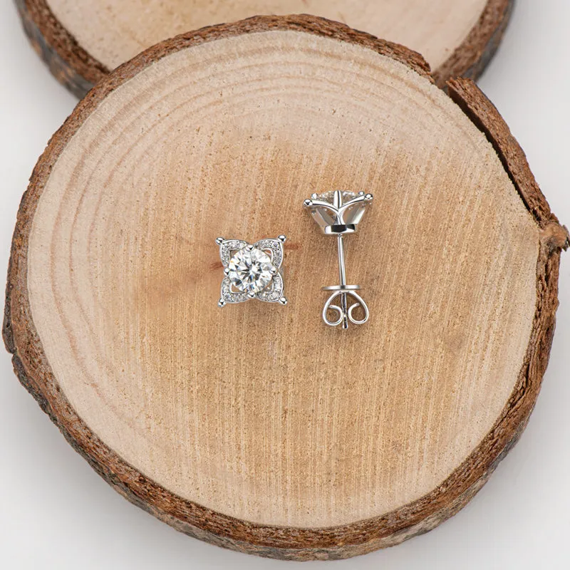 Clover Round Brilliant Cut Moissanite Stud Earrings