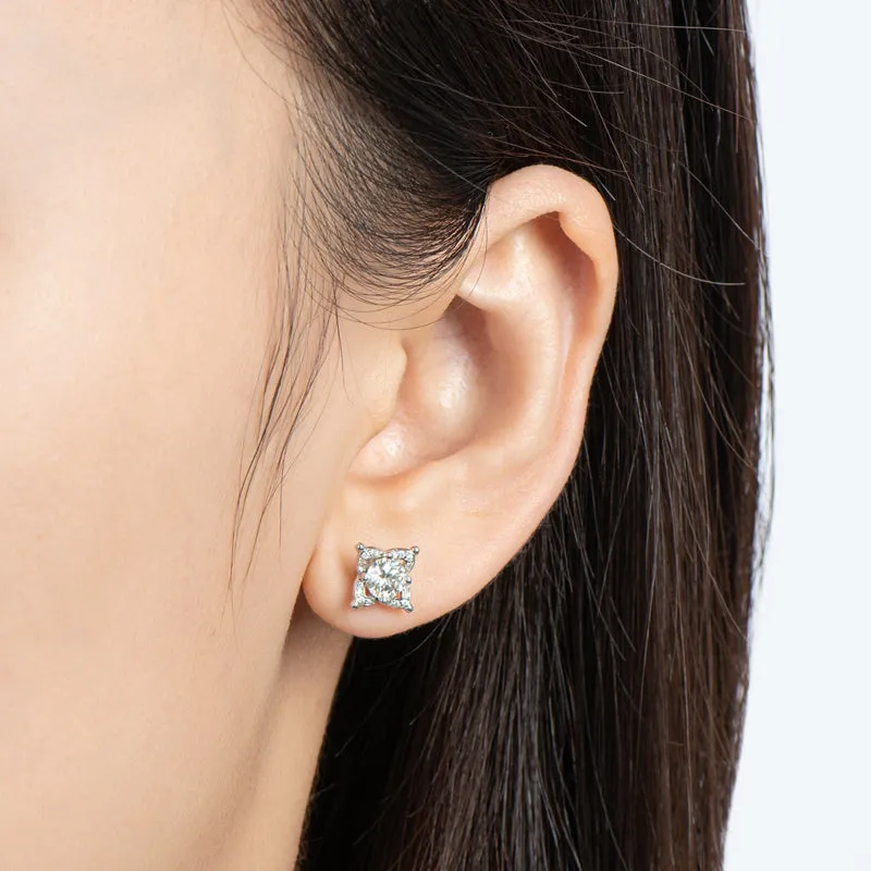 Clover Round Brilliant Cut Moissanite Stud Earrings