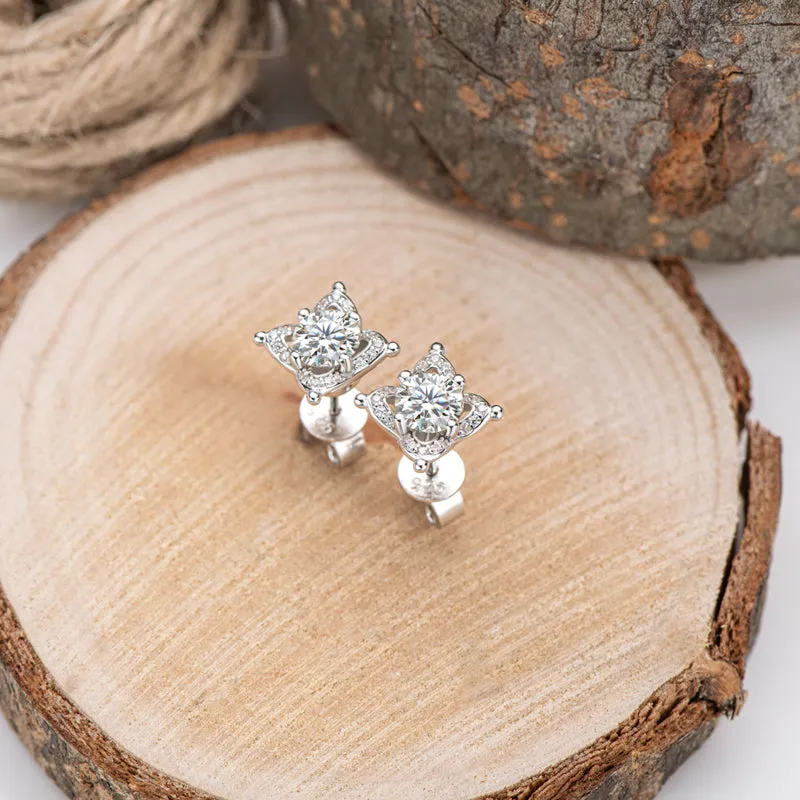 Clover Round Brilliant Cut Moissanite Stud Earrings