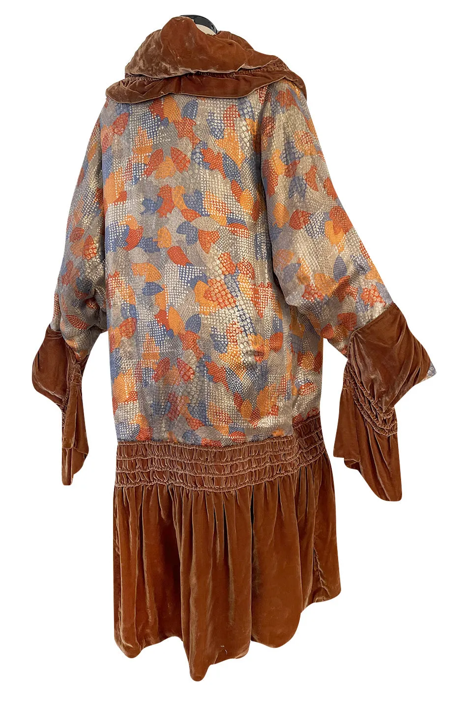 Fabulous 1920s Coral Silk Metallic Gold Lame Flapper Coat w Velvet Detailing