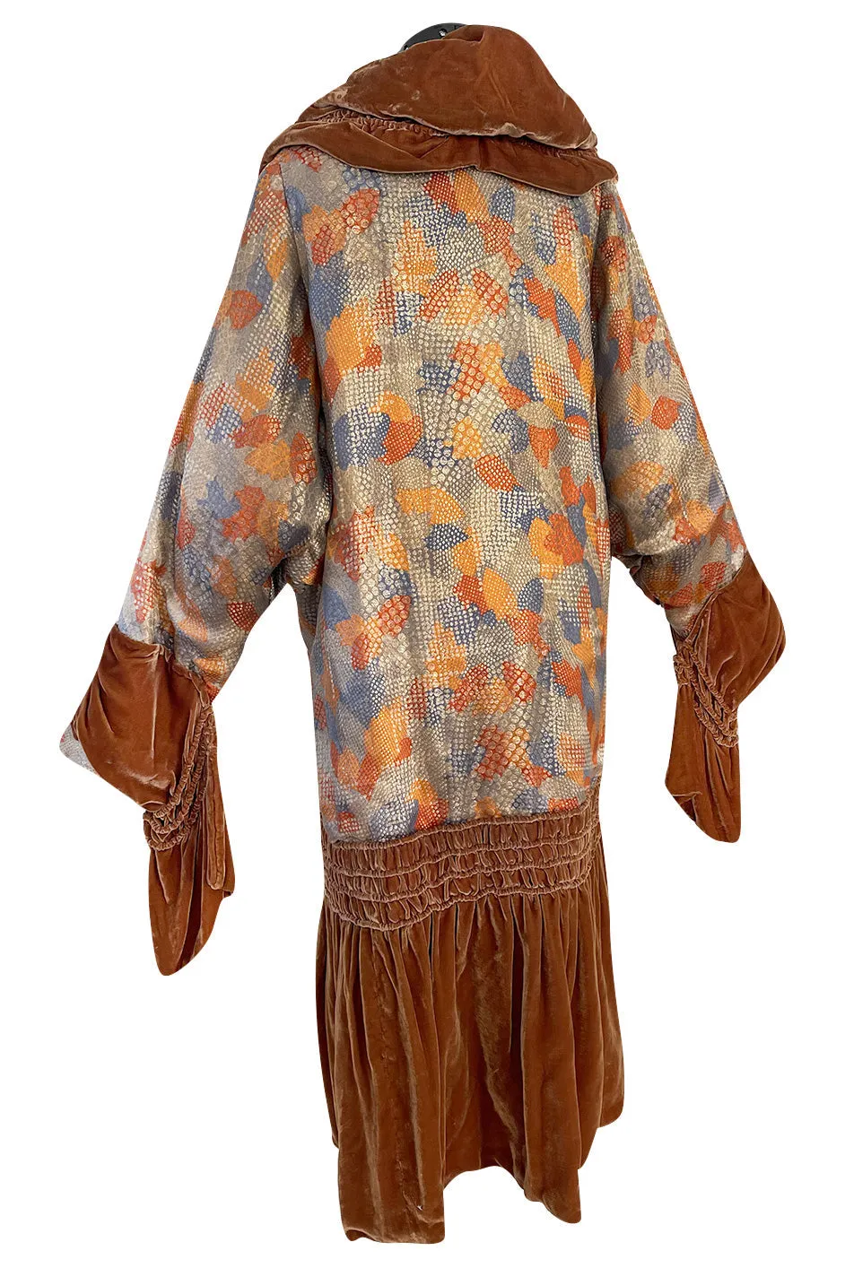 Fabulous 1920s Coral Silk Metallic Gold Lame Flapper Coat w Velvet Detailing