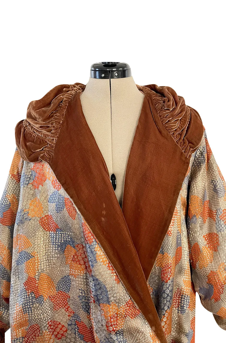 Fabulous 1920s Coral Silk Metallic Gold Lame Flapper Coat w Velvet Detailing