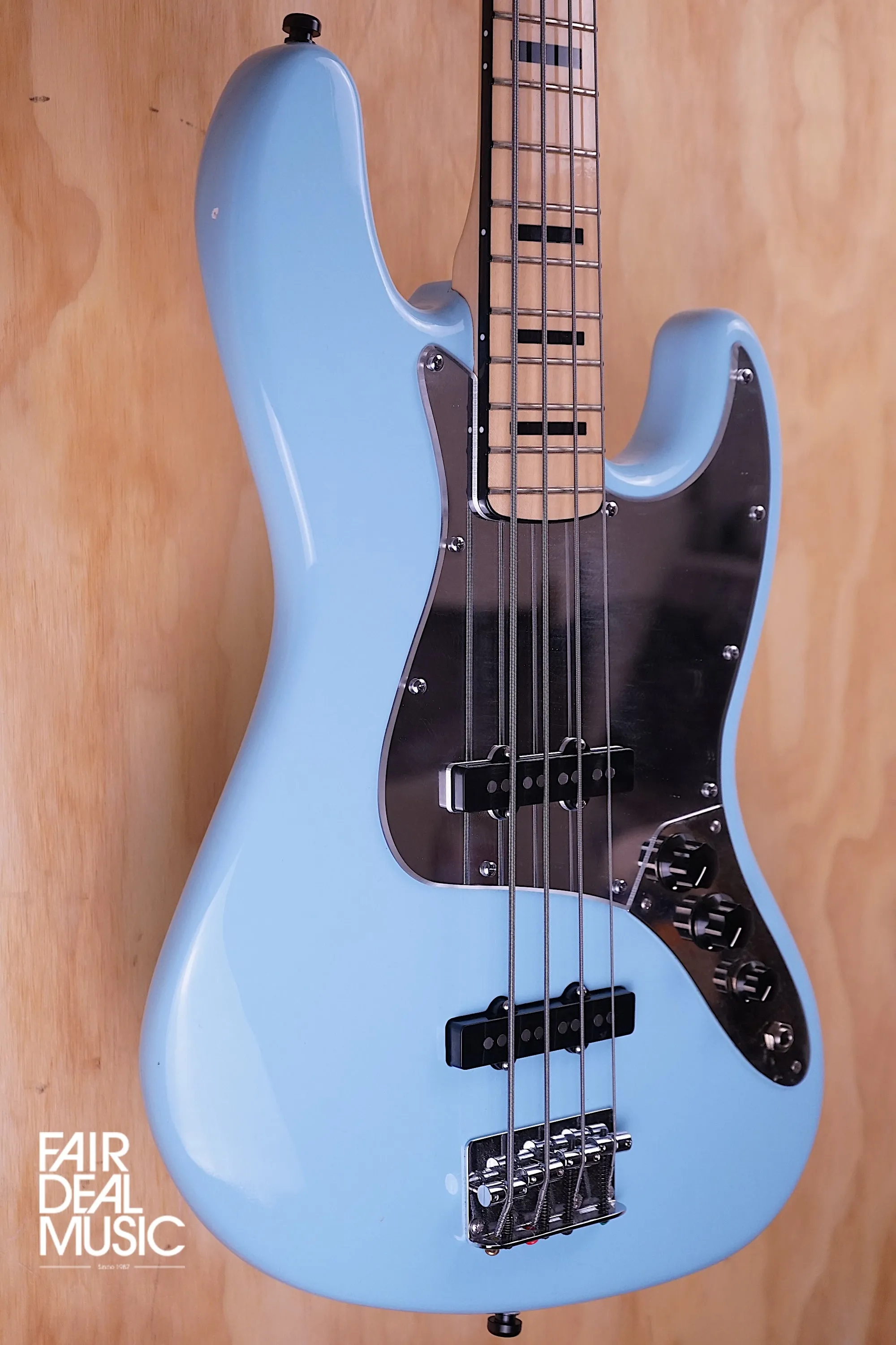 Fender '75 Jazz Bass refinished Powder Blue, USED