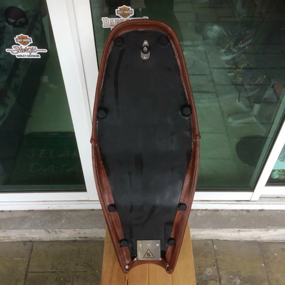 KB-TWCRS - Triumph Bonneville Water-Cooled Classic Roll Seat