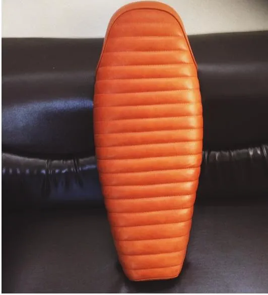 KB-TWCRS - Triumph Bonneville Water-Cooled Classic Roll Seat