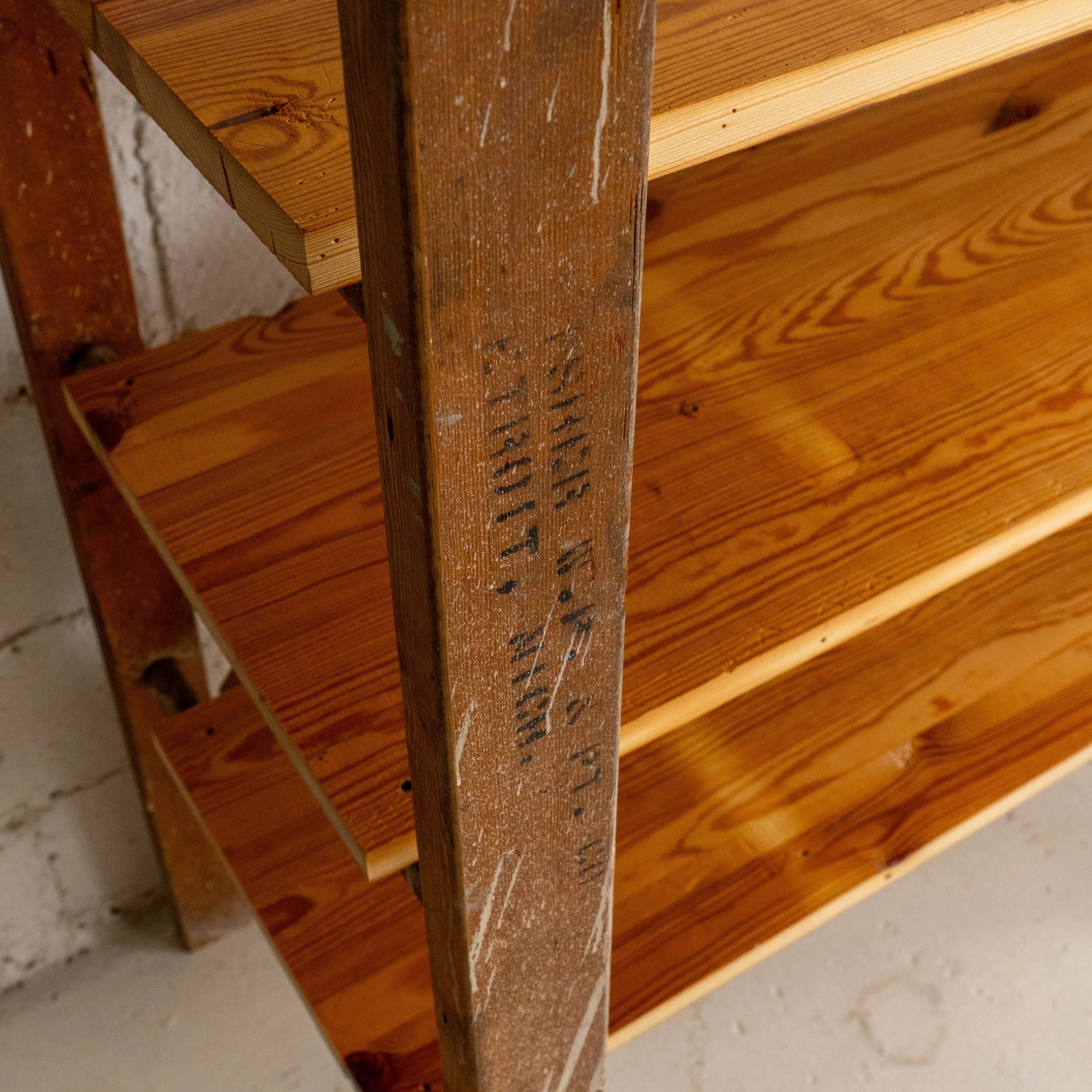 Ladder Bookcase No. 1