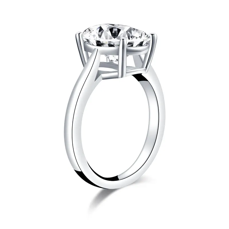 Oval Cut Moissanite Diamond Solitaire Ring