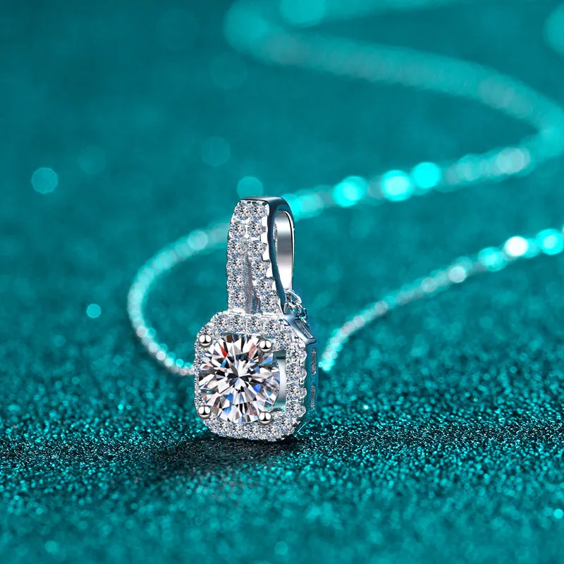 Round Cut Moissanite Diamond Classic Pendant Necklace