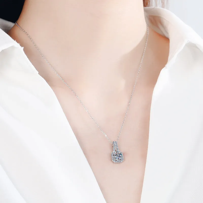 Round Cut Moissanite Diamond Classic Pendant Necklace