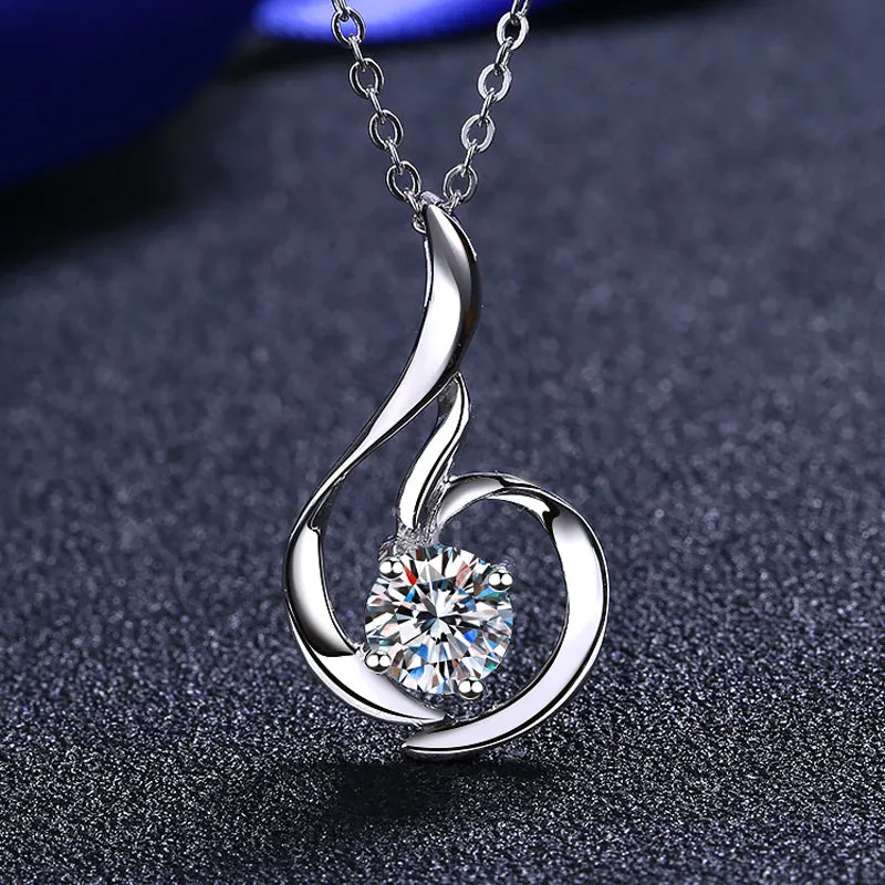 Round Cut Moissanite Diamond Classis Pendant Necklace
