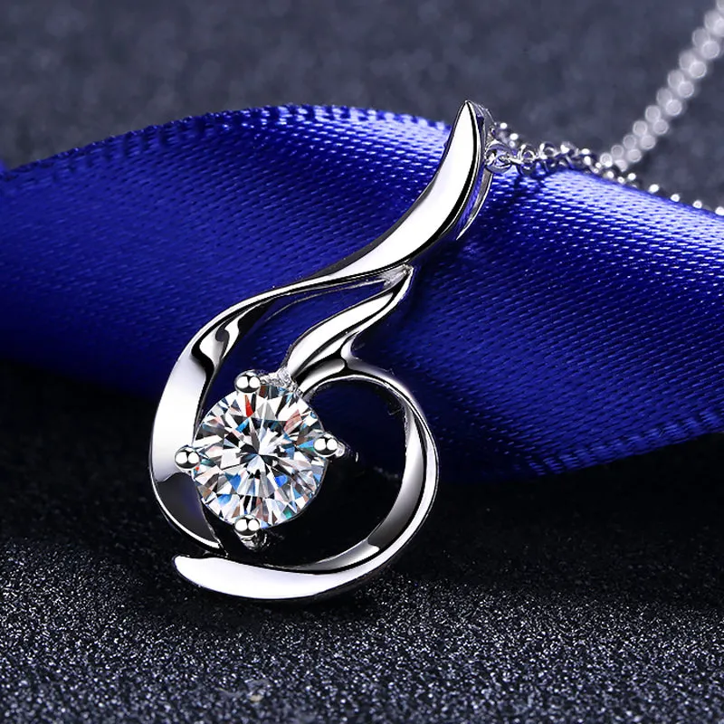 Round Cut Moissanite Diamond Classis Pendant Necklace