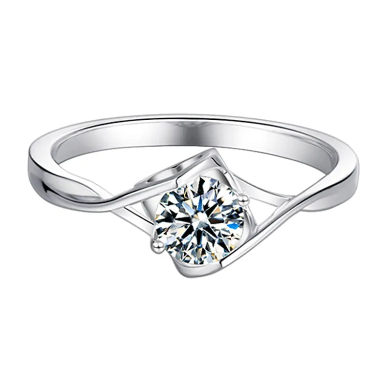 Round Cut Moissanite Diamond Ring