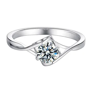 Round Cut Moissanite Diamond Ring