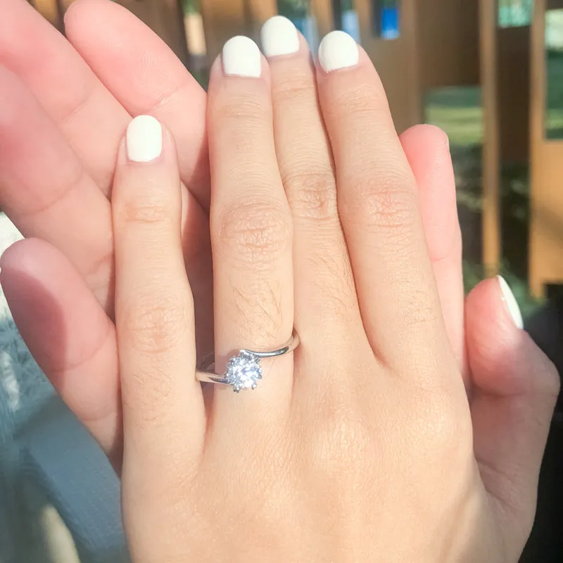 Round Cut Moissanite Diamond Twisted Solitaire Ring
