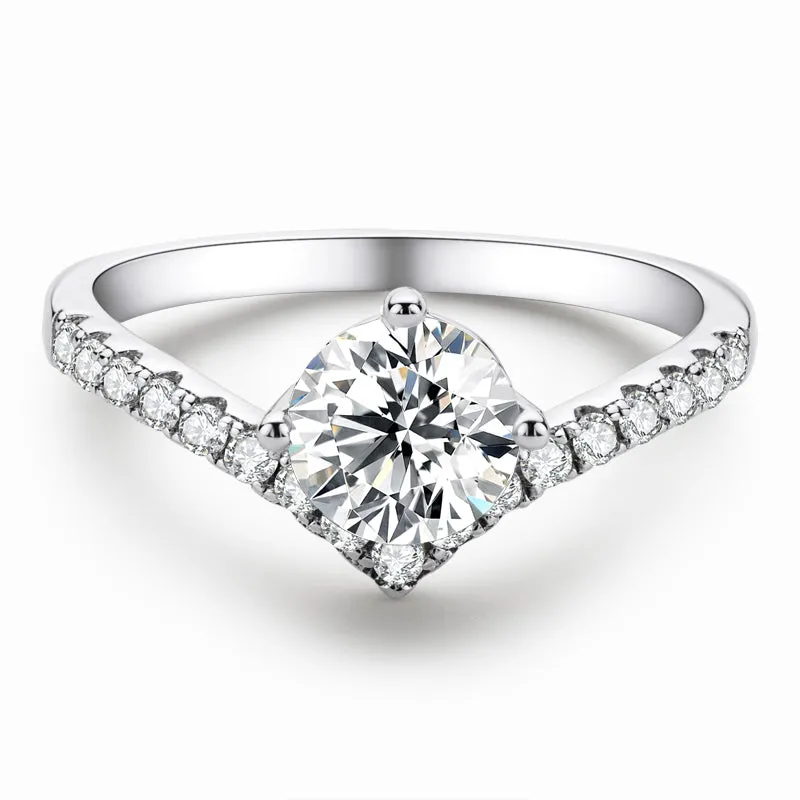 Round Cut Moissanite Diamond V-shaped Classic Ring