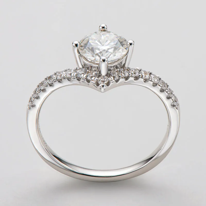Round Cut Moissanite Diamond V-shaped Classic Ring