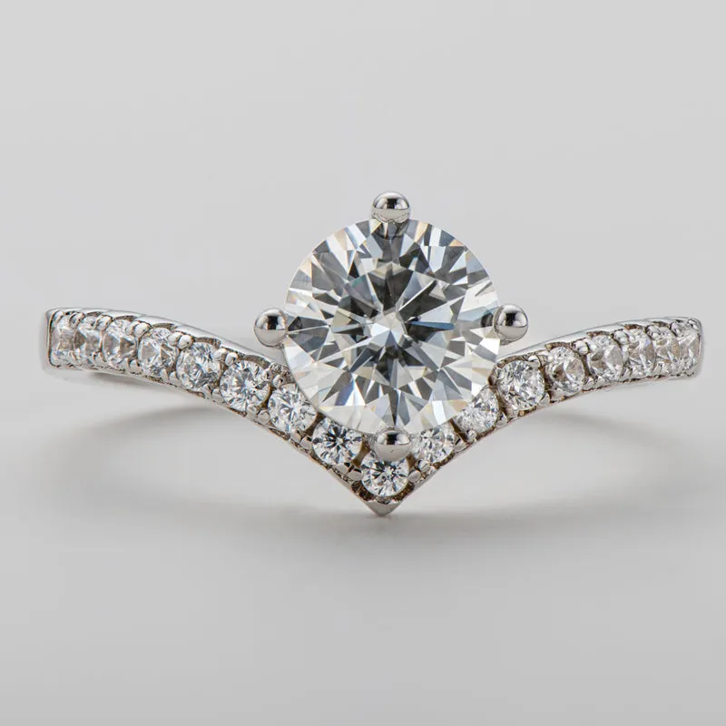 Round Cut Moissanite Diamond V-shaped Classic Ring