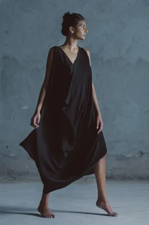 Summer Dress Drape Moss Crepe Nude Black Avasa-Fashion Edit Samcara Vana-Ituvana-13
