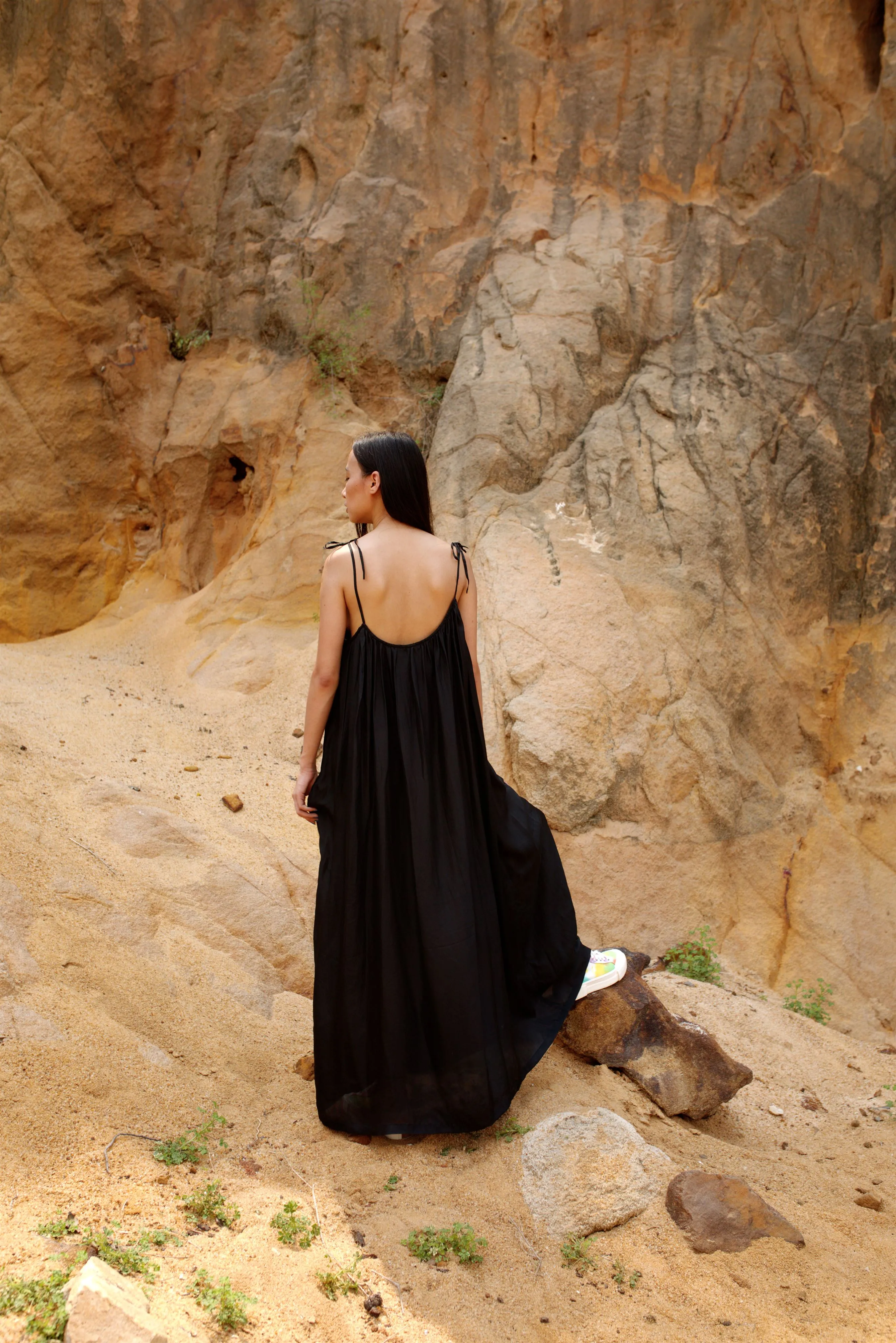 Summer Dress Long Tie-Silk-Metallic Gold-Black-Fuchsia-Kama Itu 33-Fashion Edit Maya Vana-Ituvana