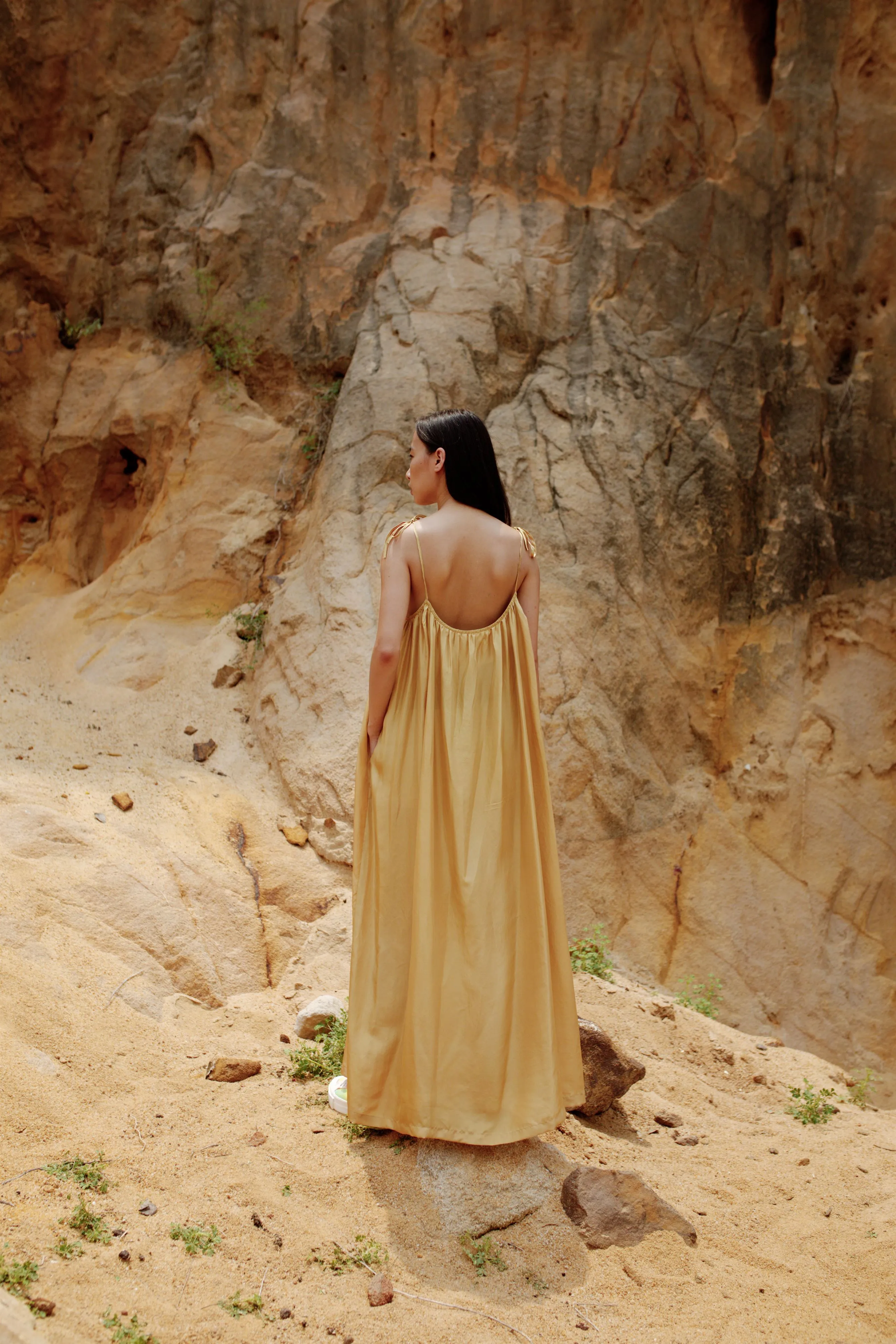 Summer Dress Long Tie-Silk-Metallic Gold-Black-Fuchsia-Kama Itu 33-Fashion Edit Maya Vana-Ituvana