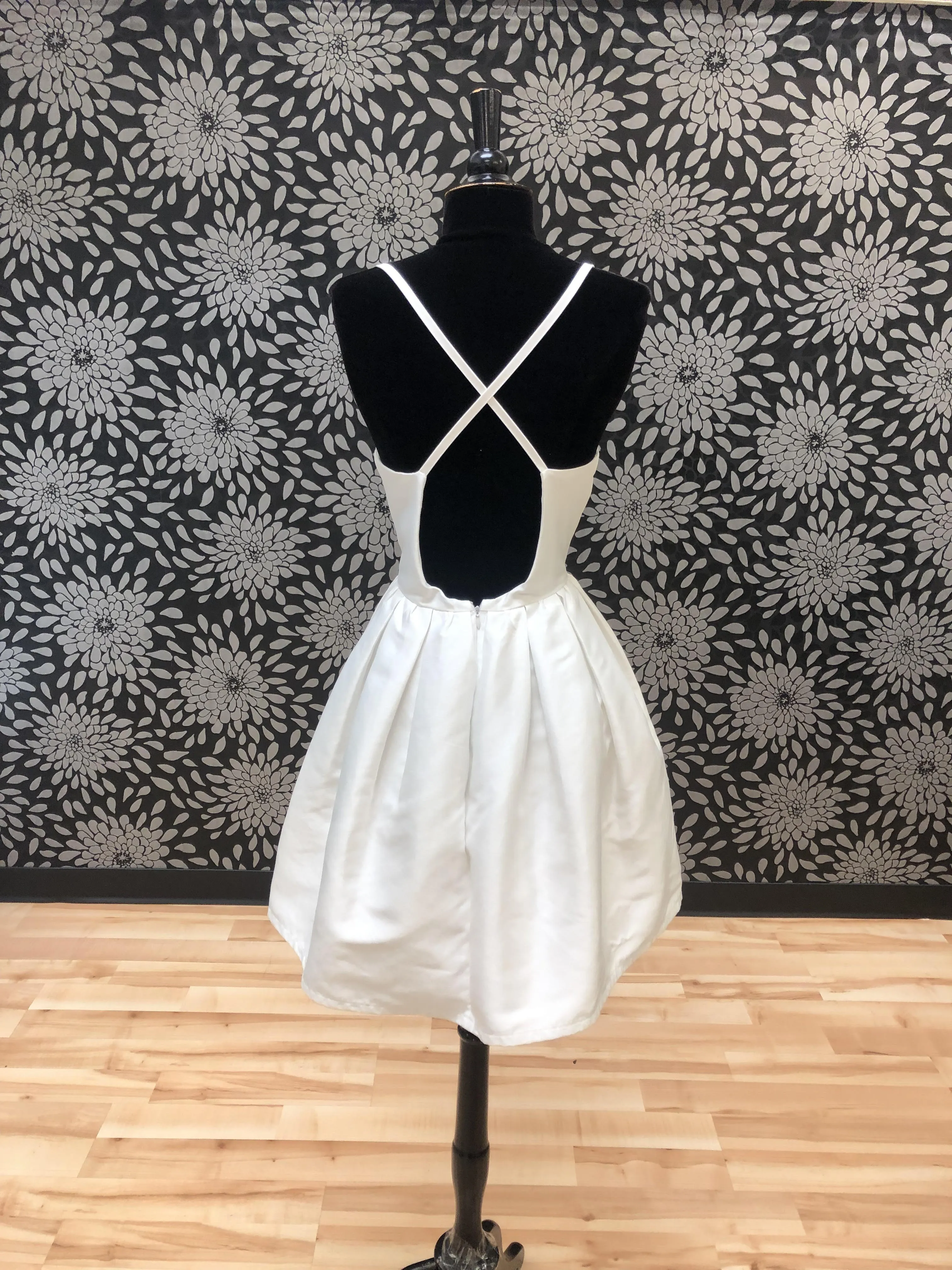 Sweet White Aline