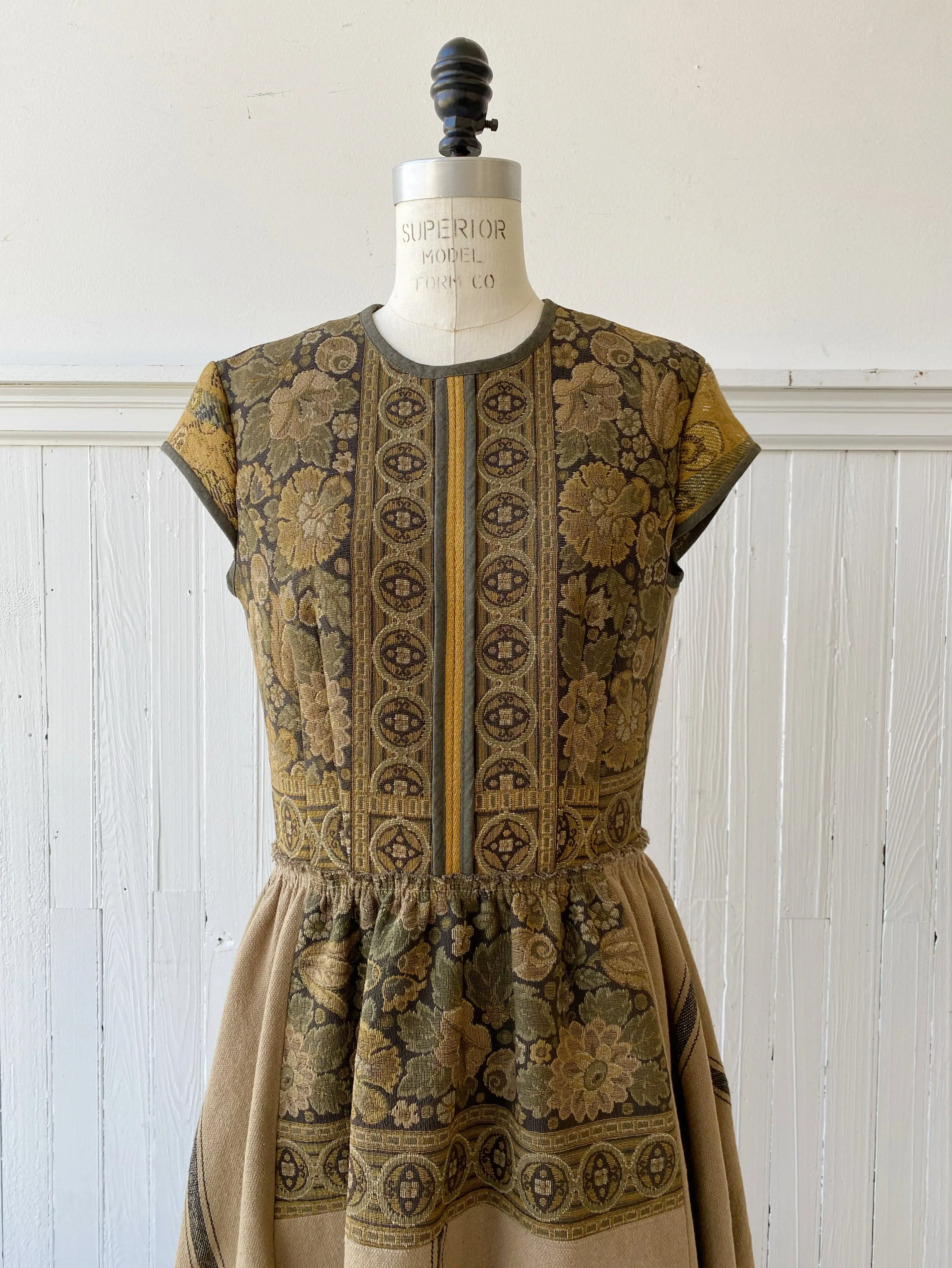 taylor's king lillian gown