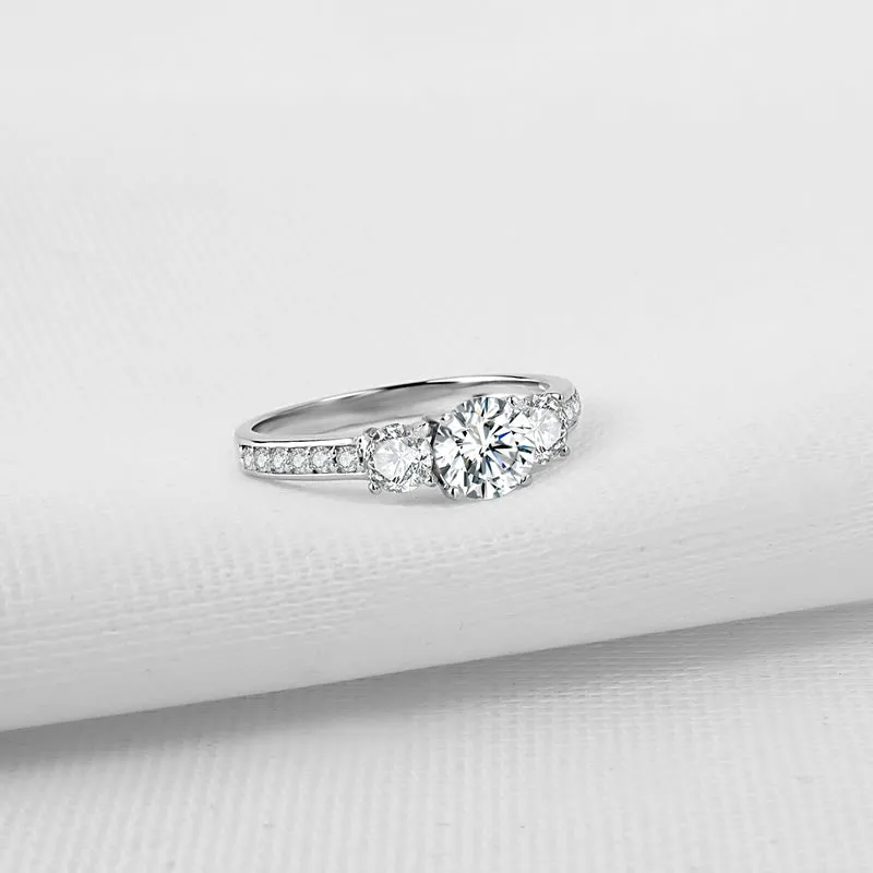 Three Stone Round Cut Moissanite Diamond Ring