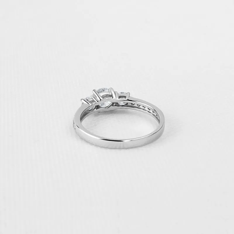 Three Stone Round Cut Moissanite Diamond Ring