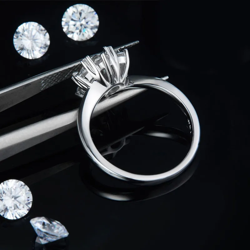 Unique Snowflake 1ct Round Cut Moissanite Twist Shank Ring