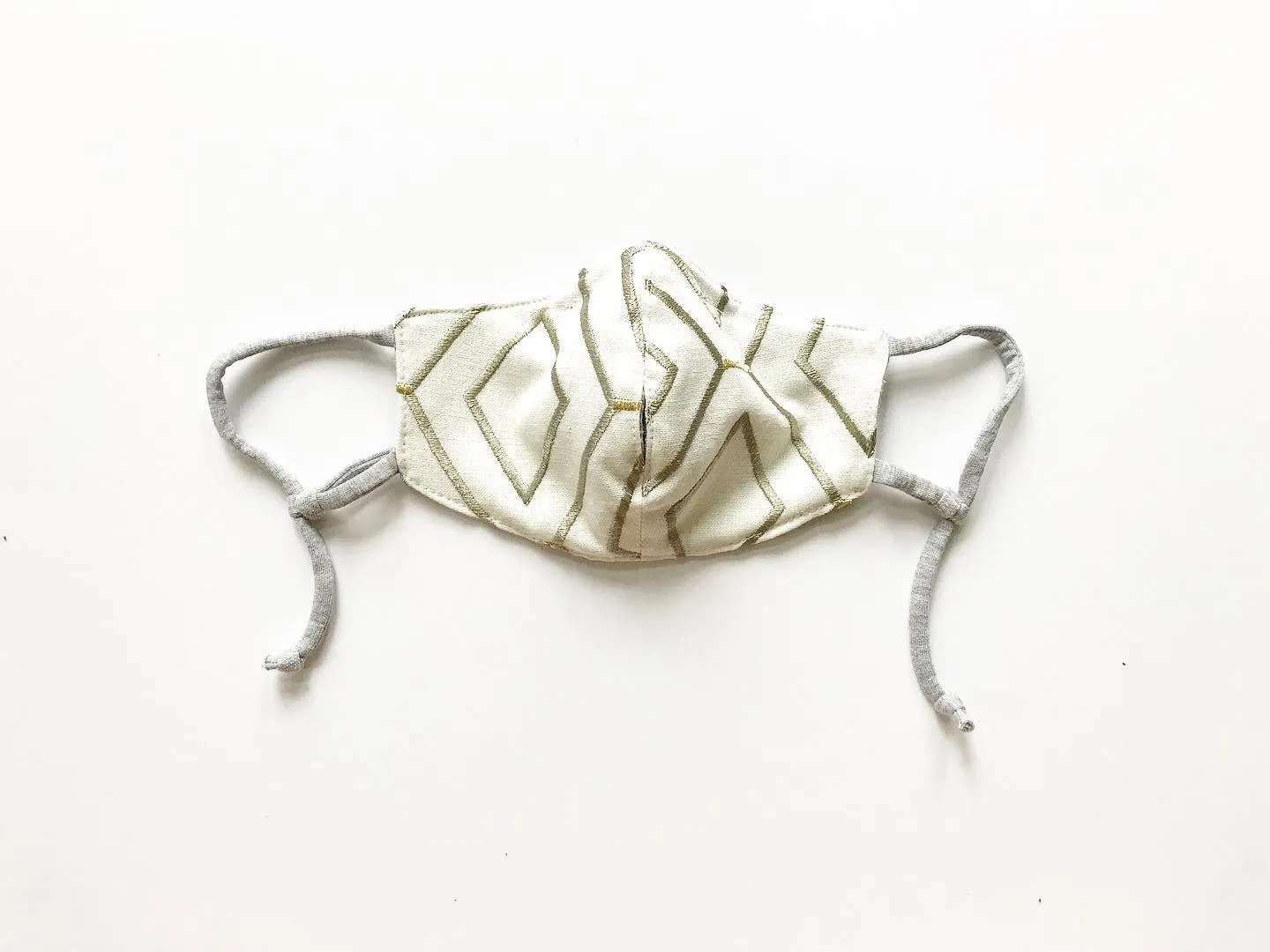 White and Silver Metallic Diamond Brocade Face Mask with Straw Hole